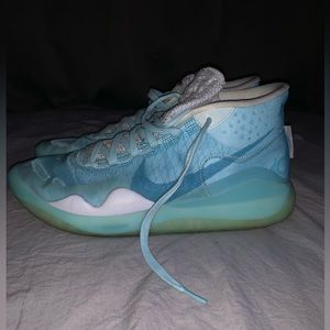 KD 12 Blue gaze men’s size 11.